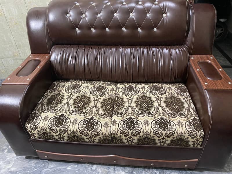 Complete Sofa set and separate table 3