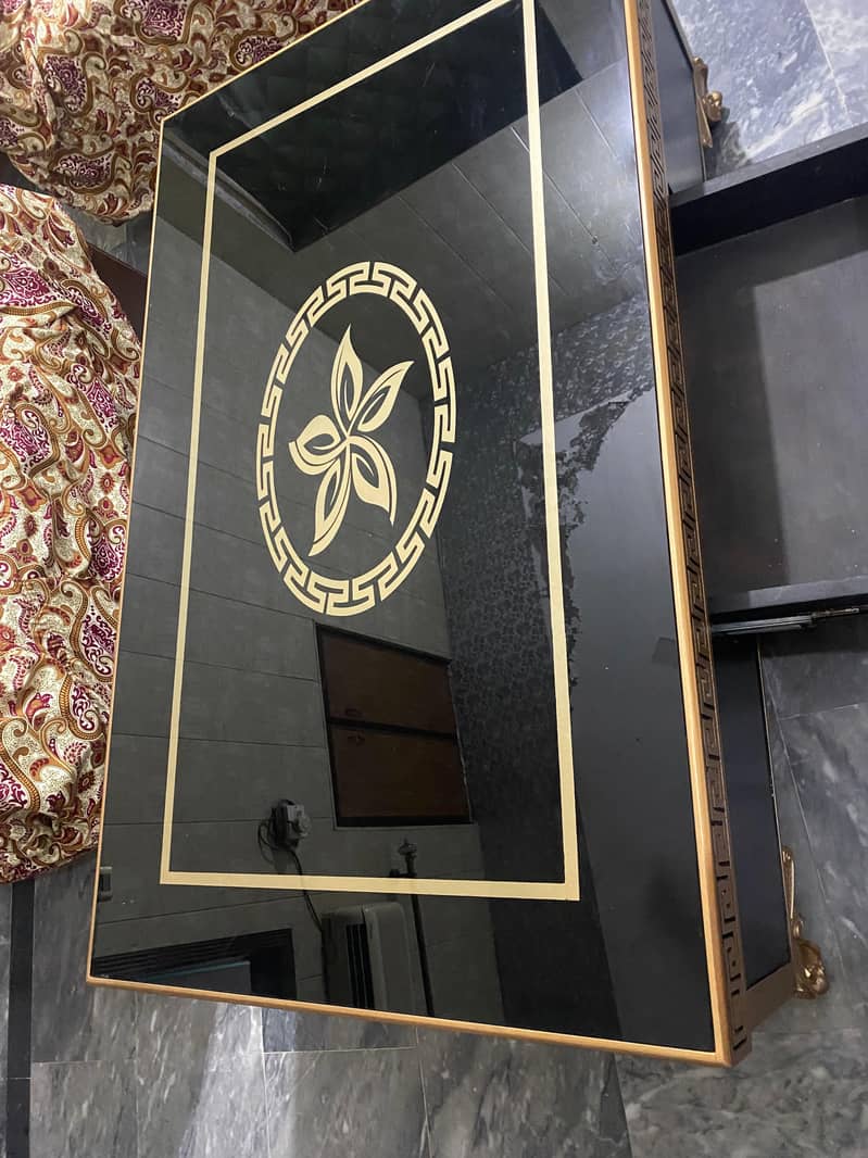 Complete Sofa set and separate table 5