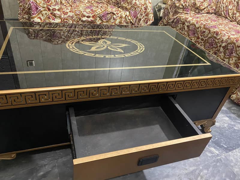 Complete Sofa set and separate table 6