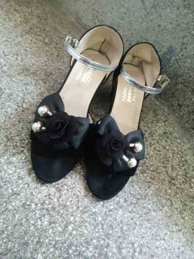 New black sandal (Today Best Offer)