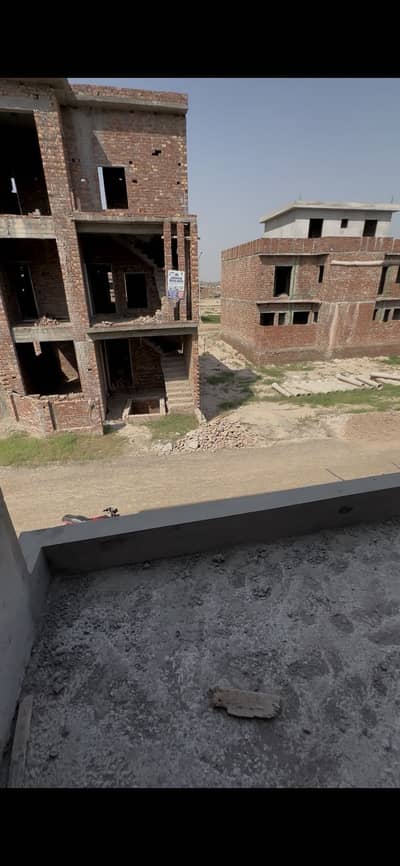 5 Marla Corner Gray Stracher House Available For Sale