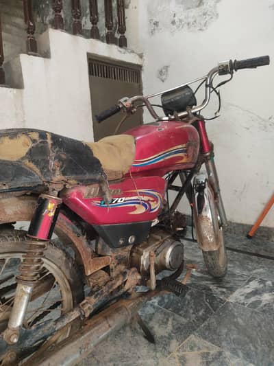 70 CC Dhoom Yamaha Motorcycle Available For Sale