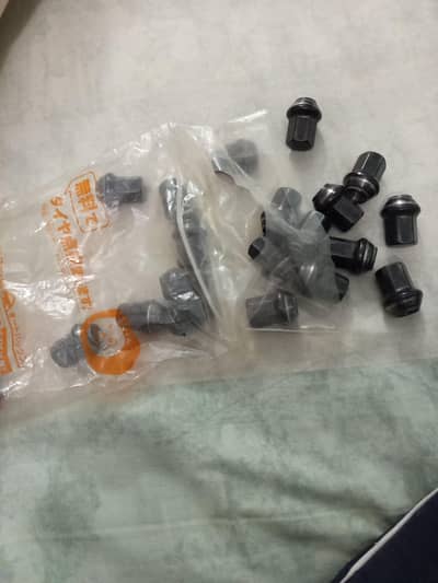 Honda Vezel Wheel Lug Nuts Japanese.