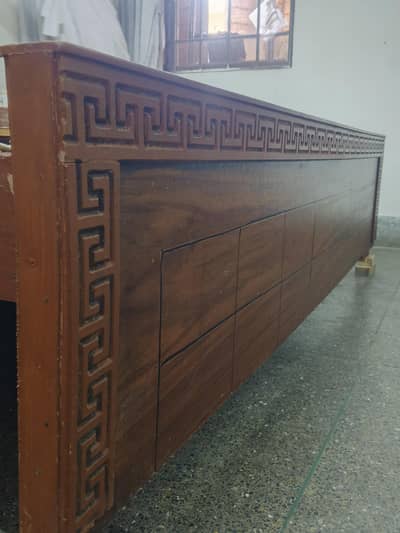 Wooden bed with new condition 10/10  fully