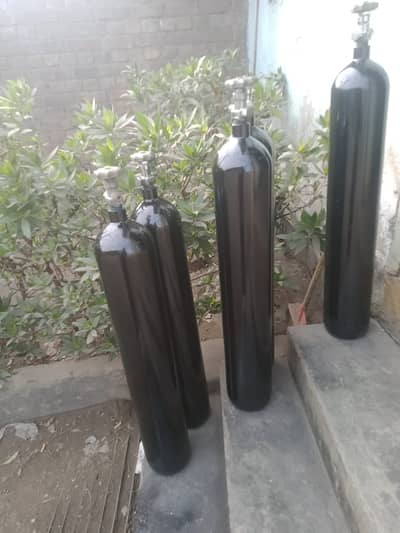 Oxygen Cylinders Available In 10L, 20L, 40L ,50L,100L