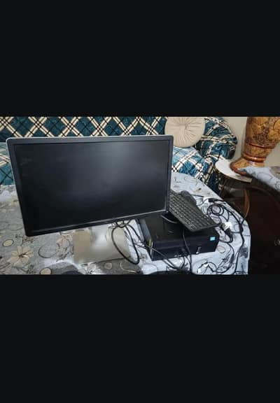 core i5 4th generation.  8gb ram 512gb rom and 120gb ssd