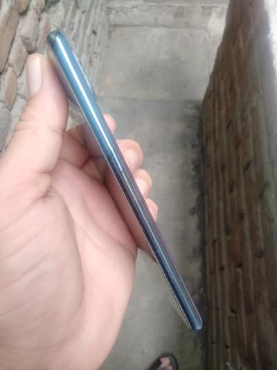 oppo f 17 pro 8+128 . finger display