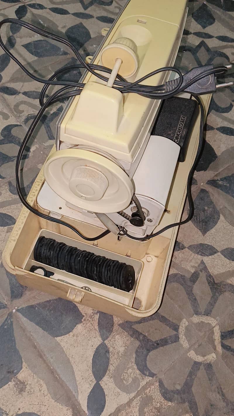 Electronic sewing machine 2