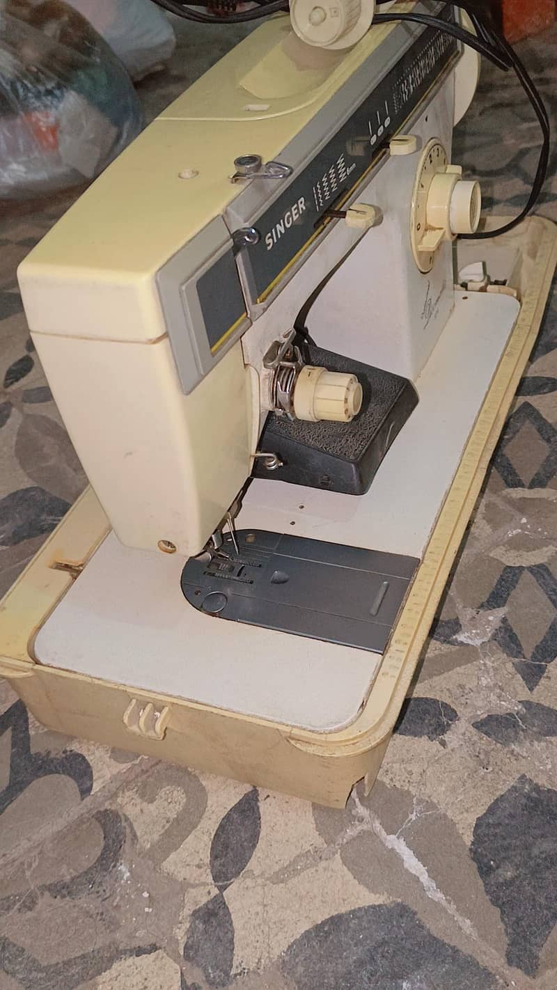 Electronic sewing machine 3