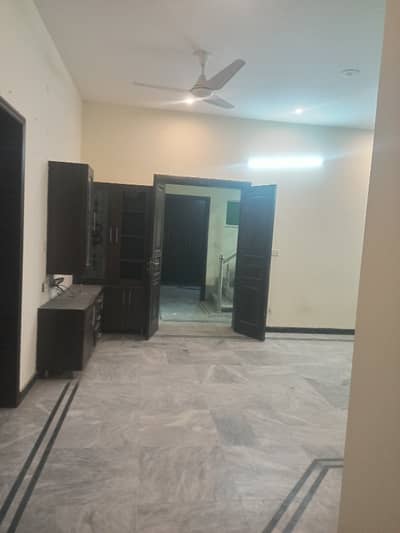 16marla 3 bedroom attach washroom open basement for rent demand 95000 for family