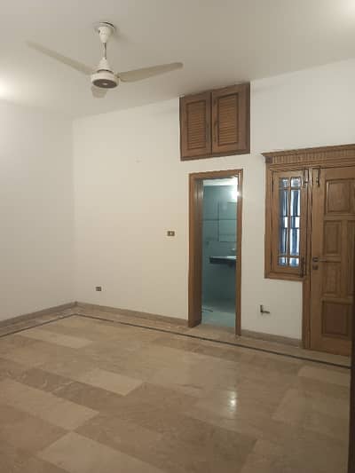 3 bedroom attached washroom open basement 10 Marla demand 85000