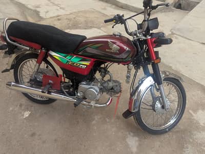 Urgent Sale Honda 70 21/22 band new tyar home use Condition Pics