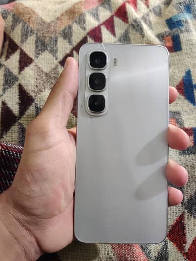 selling me infinix hot 60i ( exchange possible )
