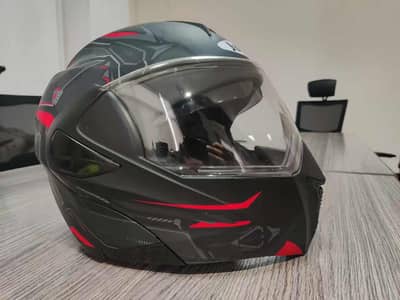 Brand new flip wala helmet h 8k sy upr ka liya tha