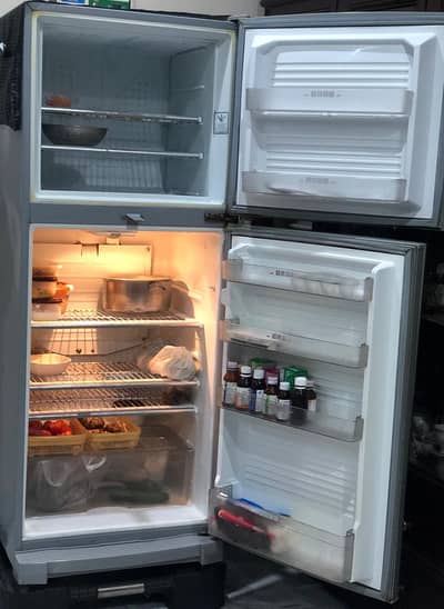 Dawlance Refrigerator Frighe Urgent Sale WhatsApp 03316649620