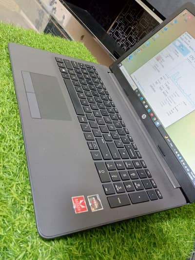 AMD Ryzen 3 2200U gen 8 | 8GB Ram DDR4 | 256 NVMe | hp Laptop