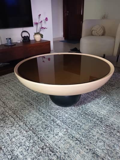 Circular Table