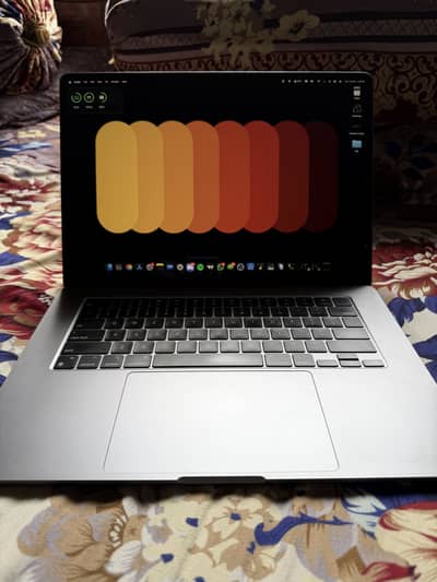 Macbook air m2 15” 8/256