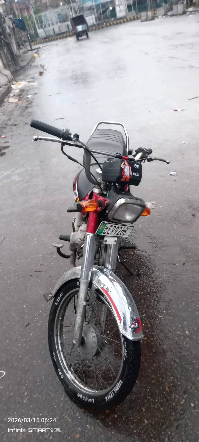 روڈ پرنس کاغذات مکمل نمبر پلیٹ اسل ہے انجن کا کوئی کام نہیں نیو بیٹری 2