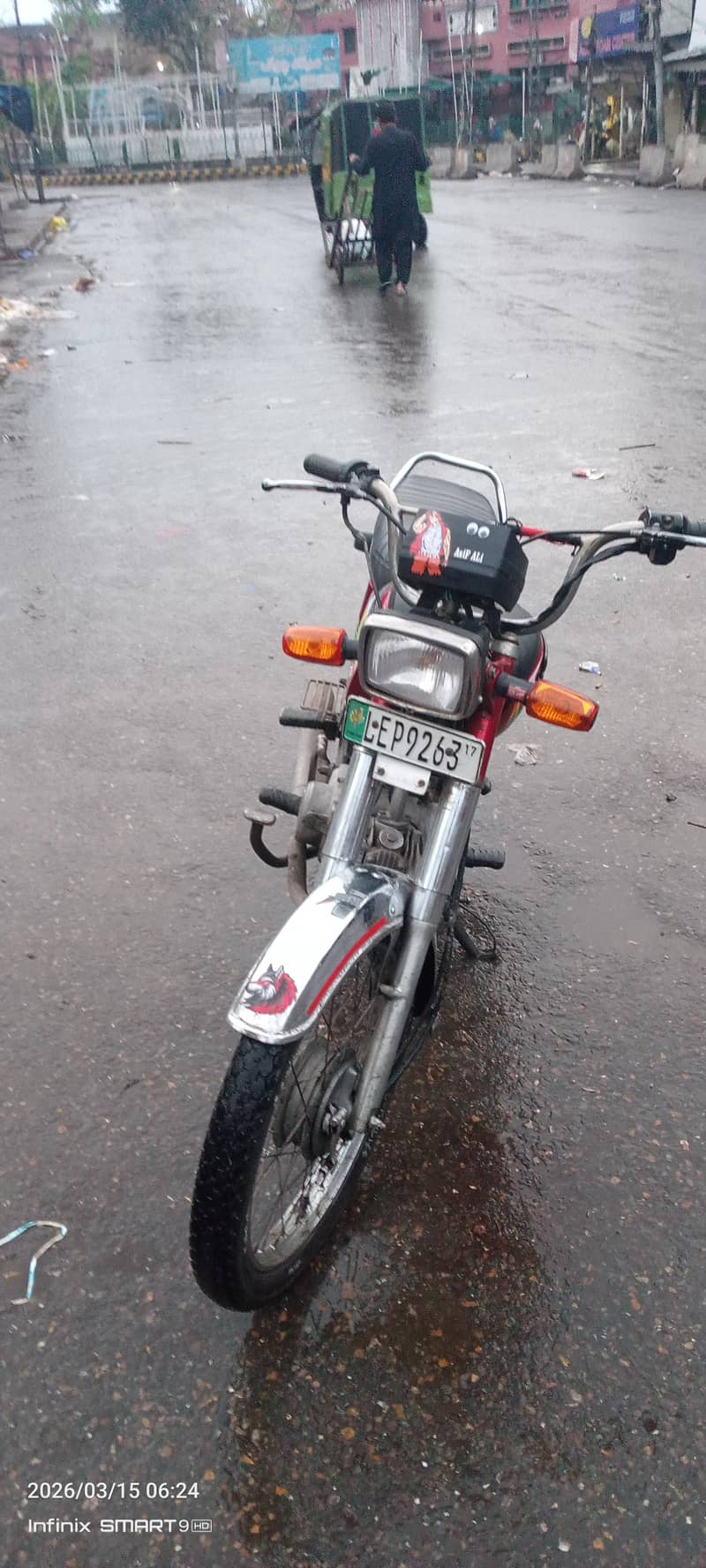 روڈ پرنس کاغذات مکمل نمبر پلیٹ اسل ہے انجن کا کوئی کام نہیں نیو بیٹری 3