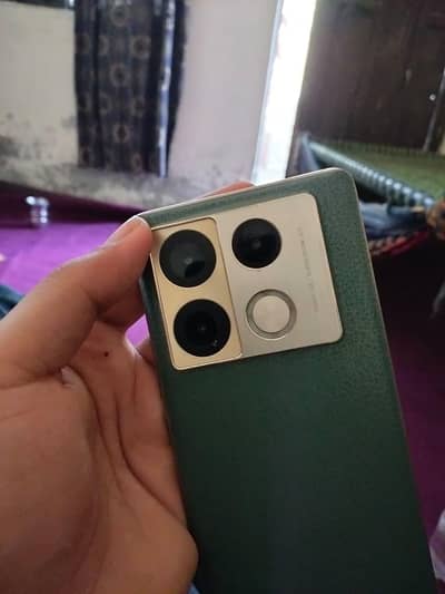 infinix note 40 pro 10/10 edge