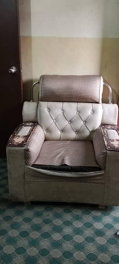 ye  2 sofe hai Kisi na lane ho to contact me