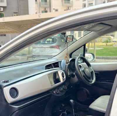 Toyota vitz 1.0 2012/15