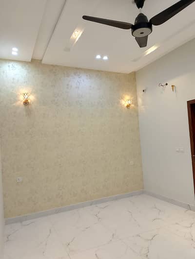 10 Marla Non Furnished Upper portion For Rent In Bahria Town Lahore