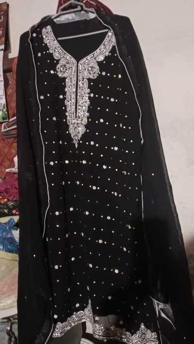 dresses / ladies suit / handmade embroidery dress for sale