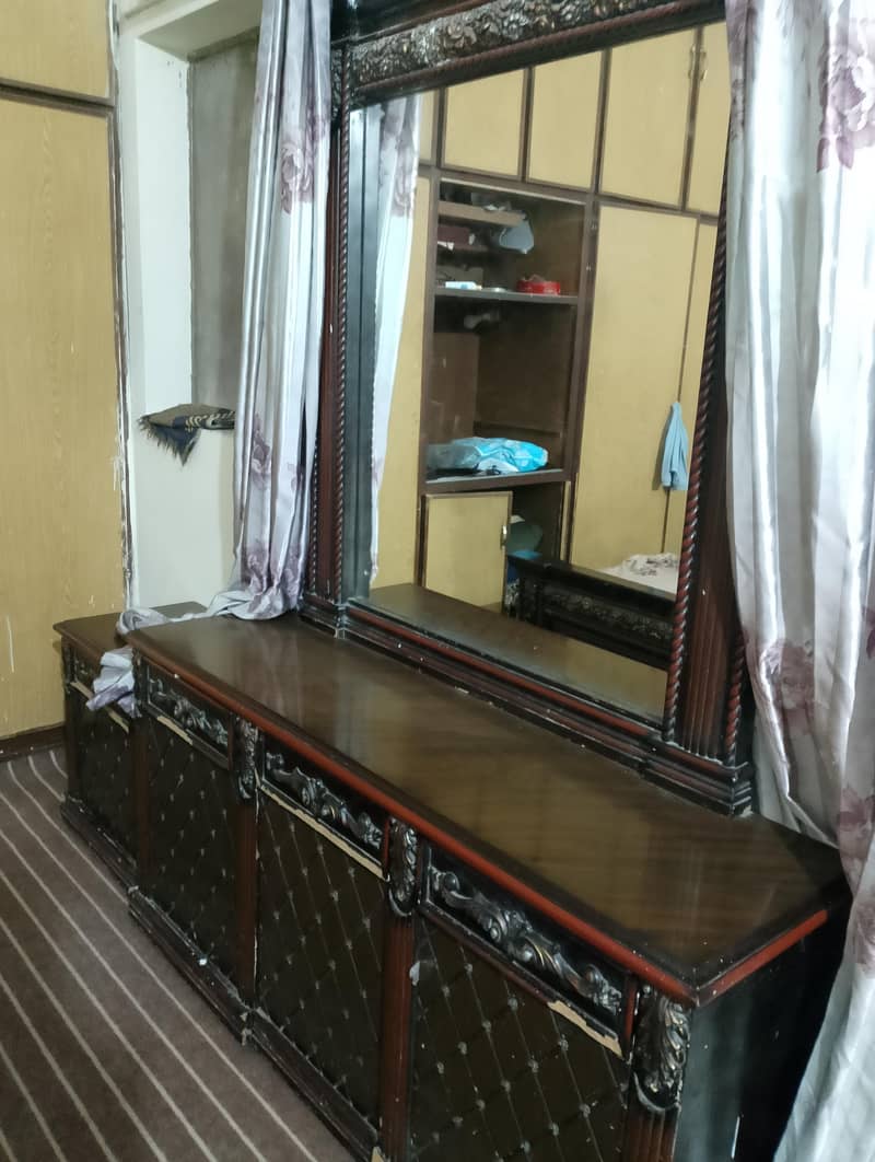 Dressing Table 0