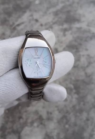 Elegant Ladies Seiko Wrist Watch