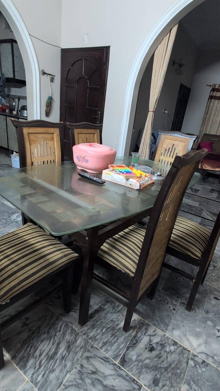 6 sitting dining table 3