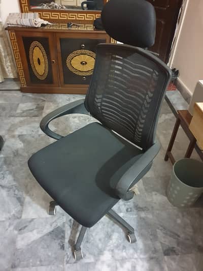 Rolling or swing chair with neck rest
