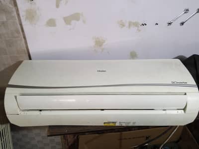 bilkul new ac 1,5ton original halat me hai