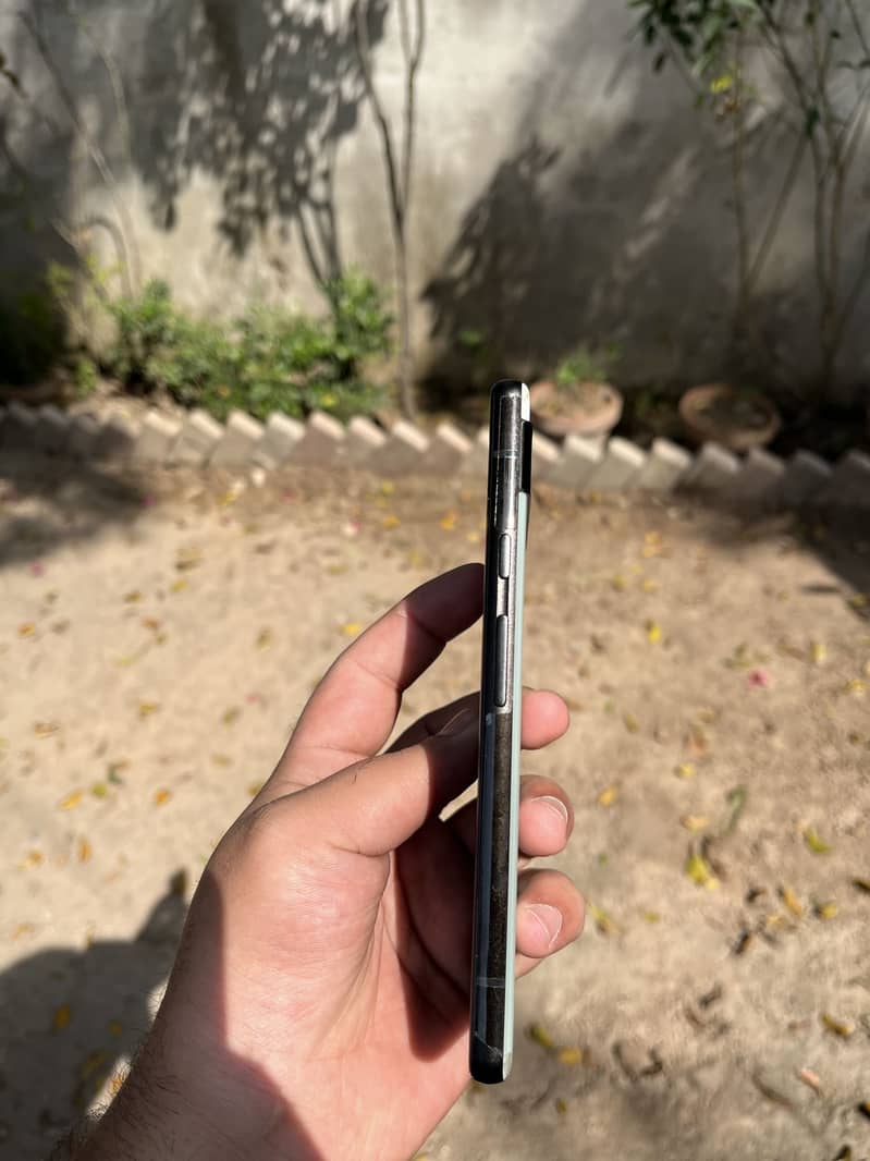 Google pixel 6a 4