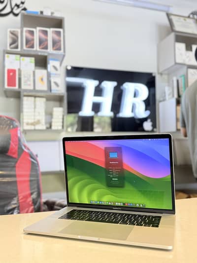 MacBook Pro 15‑inch (2017) Retina Display Touch Bar Core i7 16/512GB