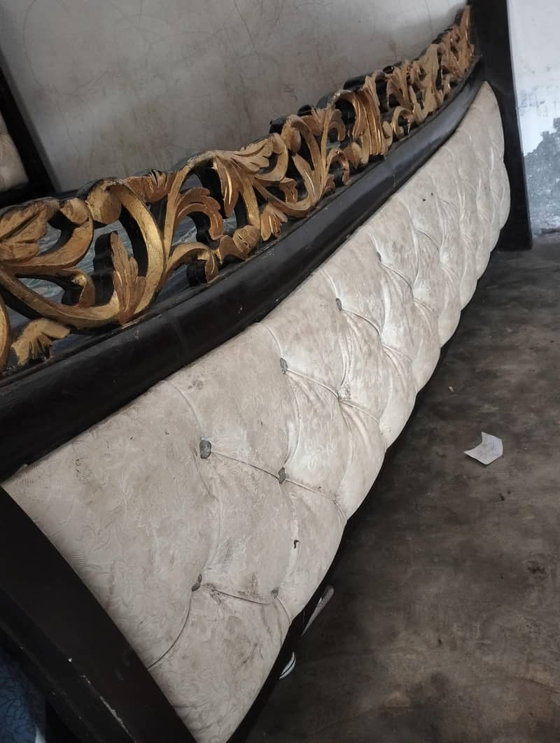 bed dressing table only 2