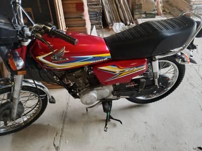 I am selling Honda CG 125 good condition