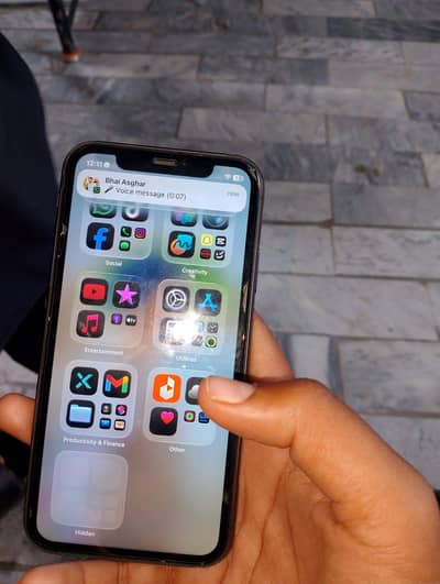 I phone 11 Jv 10/10 condition. 64gb. Health 85 all okay