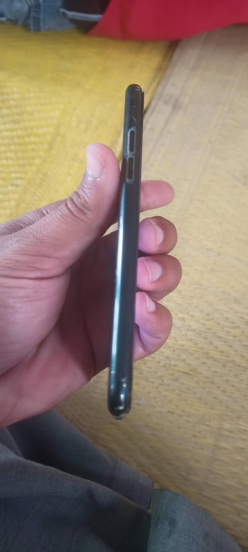 iPhone SE 3rd generation 3