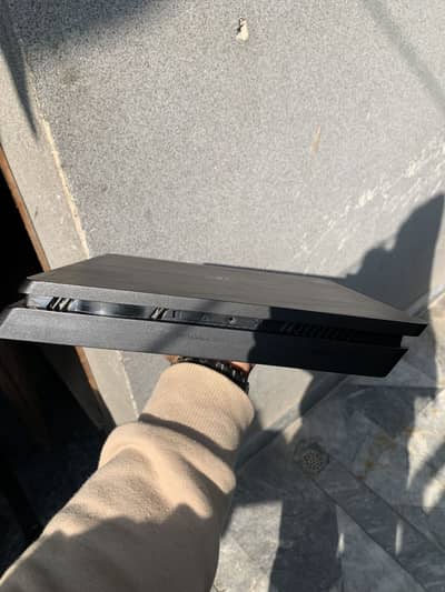 Ps4 1tb with orignal controller Non jailbreak