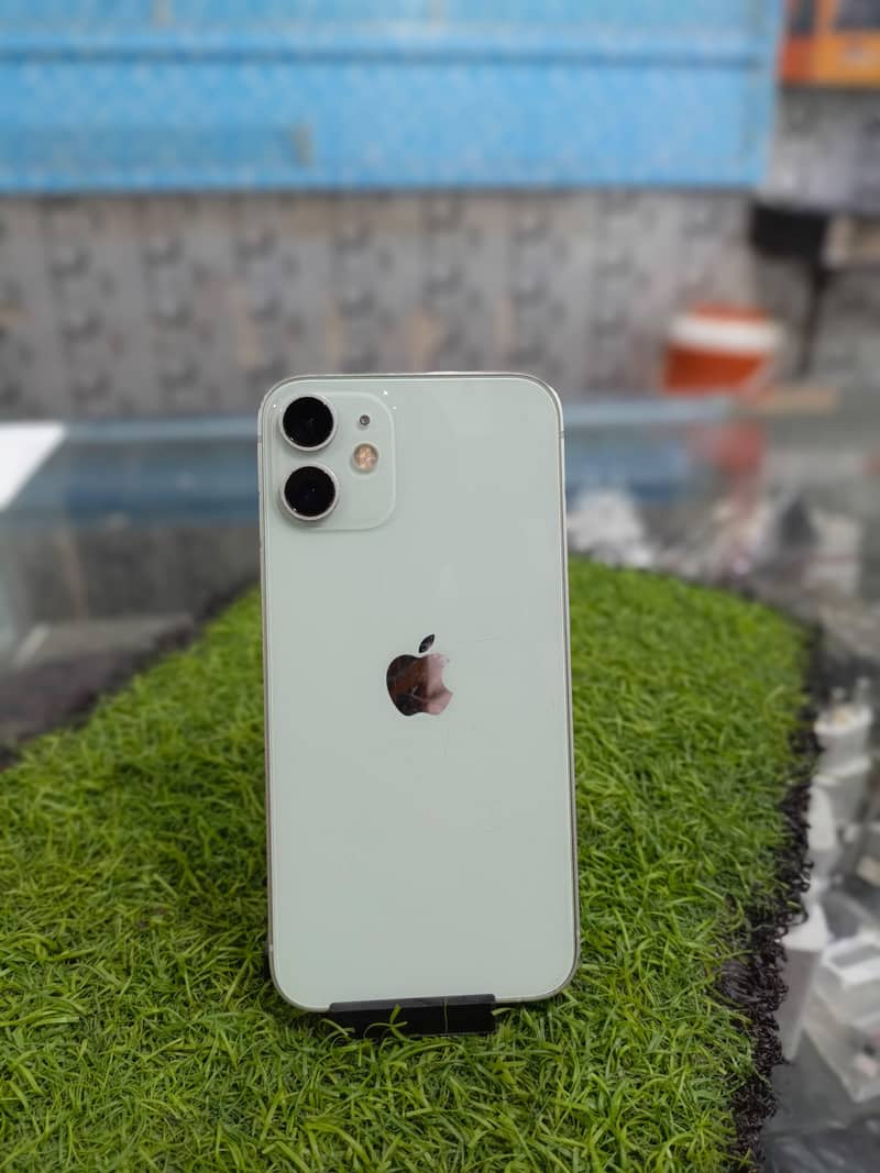 iphone 12 mini 4