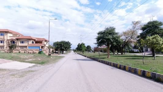 Main Double Road 4500 Square Feet Residential Plot For sale In The Perfect Location Of F-16/2