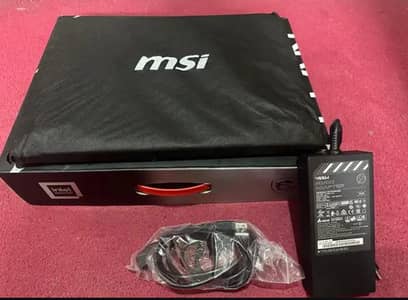 MSI Titan 18 HX Ai Ultra 9 285HX 64gb ram 4TB SSD 24GB