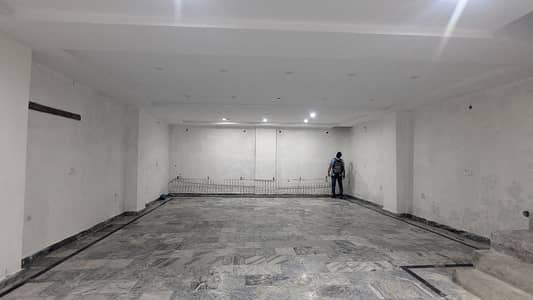 10-Marla Big Hall With Bath Available For Rent On Jora Pull Lahore.