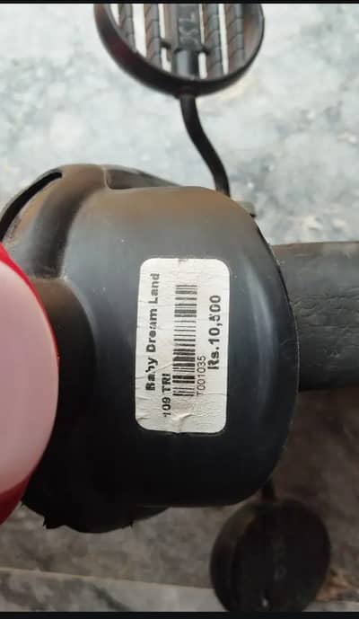 Very less used baby cycle fit upto 7 years