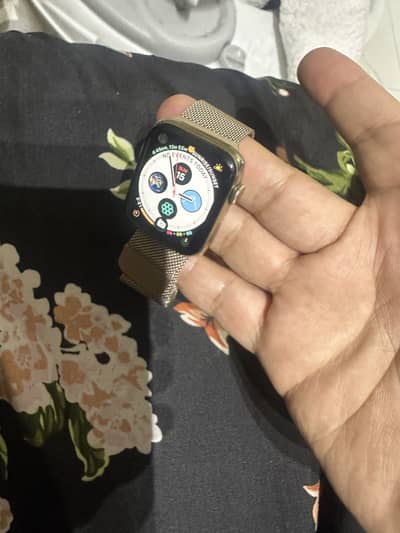 Apple watch 6 44 MM Stainless Gold with original Baseus Charging pod