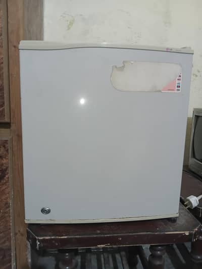 LG mini refrigerator