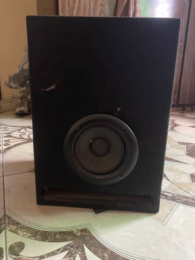 Single boofer speaker high quality sound