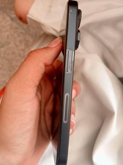 iphone 15 pro jv black